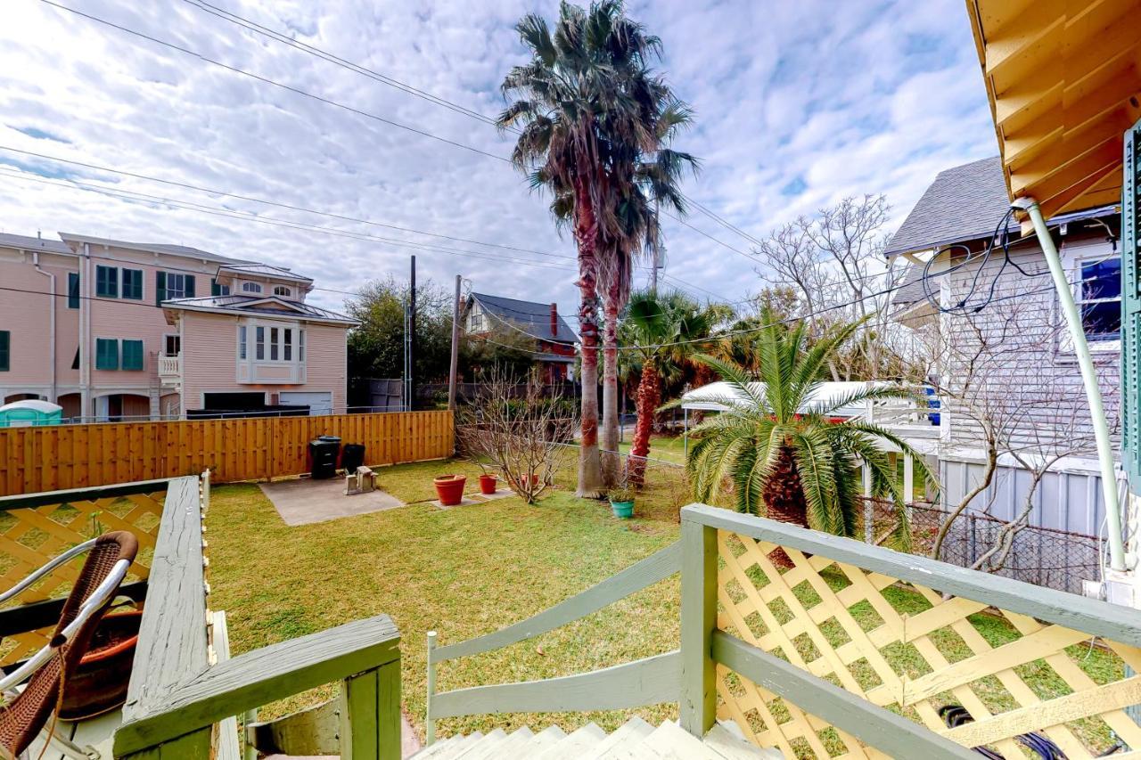 Greener Grasses Galveston Exterior photo
